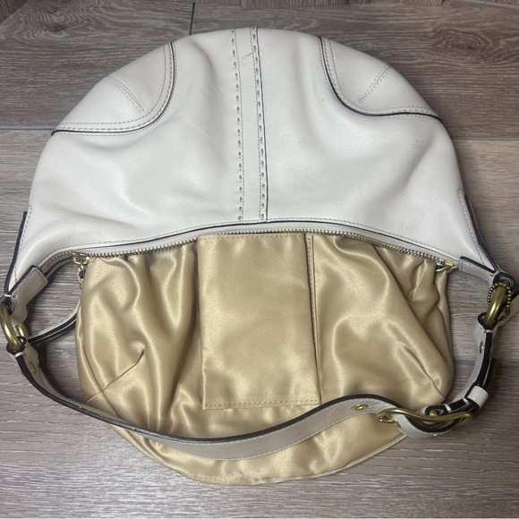 Vintage Coach White Leather Hobo Bag - Picture 8 of 13